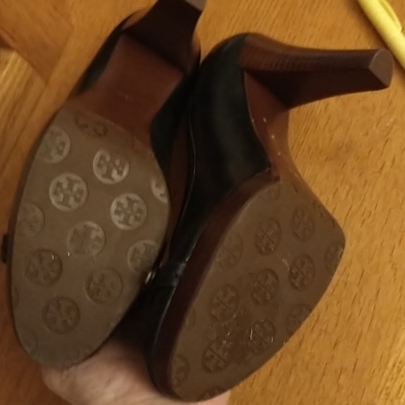 Blk Tory Burch heels - Picture 2 of 2